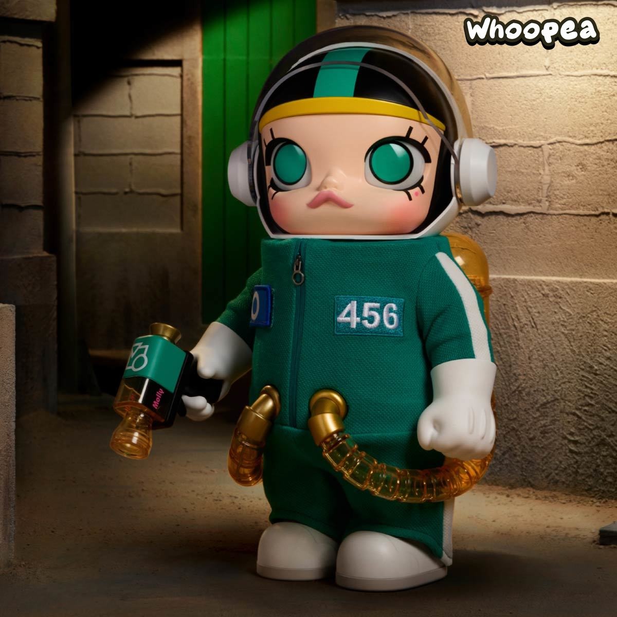 MEGA SPACE MOLLY 400% Figure + Action Figure Squid Game Set